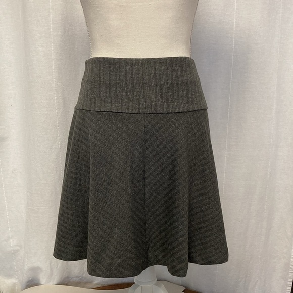 Kenzie grey tweed like pattern skirt - Picture 2 of 7